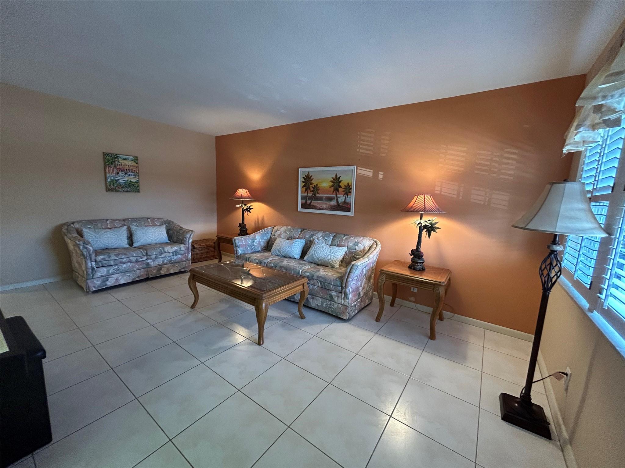 View photos, virtual tours, details... 2050 NE 39th St 207