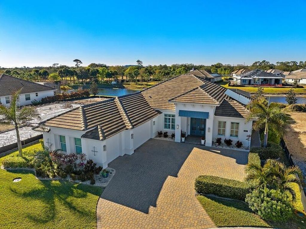 Photo of 5812 Lake Pine Road, Vero Beach, FL 32967 (MLS # R11163152)