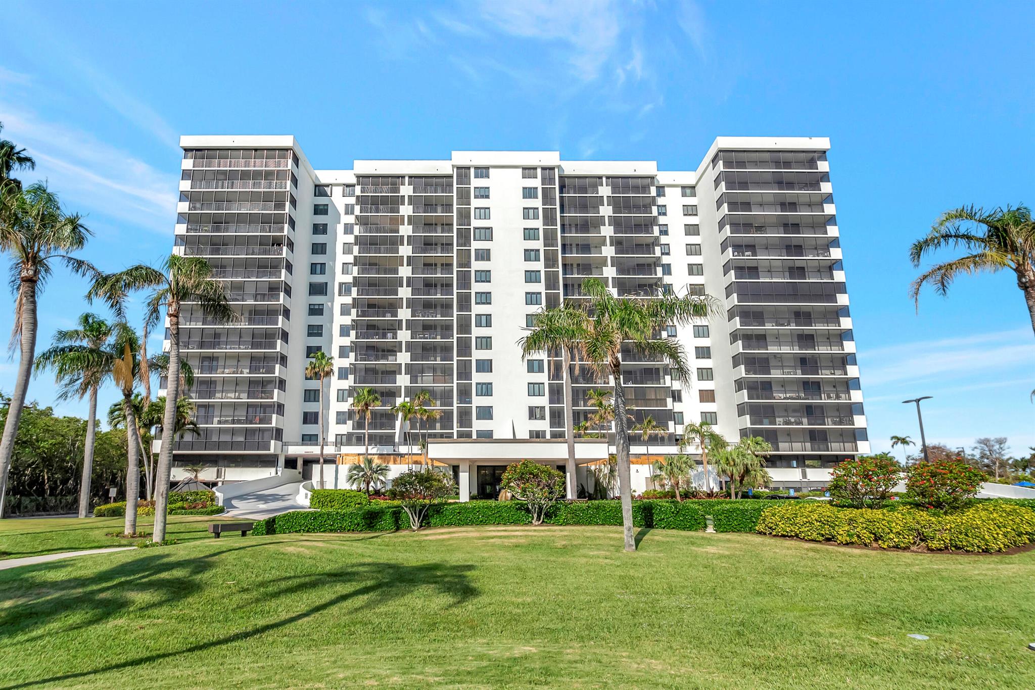 GREAT APARTMENT with Intracoastal Views. In Perfect Move in Condition This ADMIRAL UNIT has 2 large bedrooms with walk in closets. 2 full baths, Large Eat in Kitchen. AND DIRECT INTRACOASTAL VIEWS. CORONADO is a WONDERFUL, FRIENDLY COMMUNITY with a beautiful clubhouse on the ocean with parking. Country Club Lifestyle on the Ocean. Including 2 pools, 2 hot tubs, grills, tennis, pickle ball, bocce, putting green and garage parking. Services also include a Beach attendant for all your needs