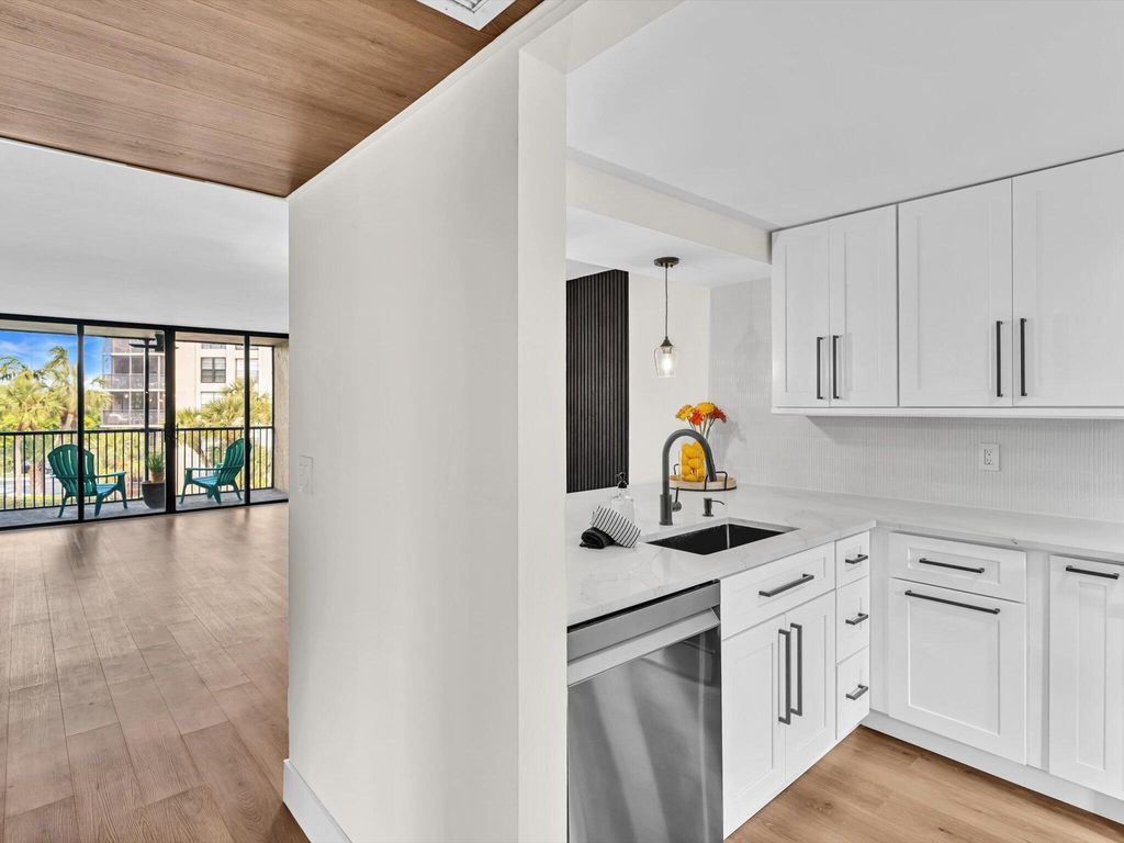 Photo of 21 Royal Palm Way #303, Boca Raton, FL 33432 (MLS # R11137330)