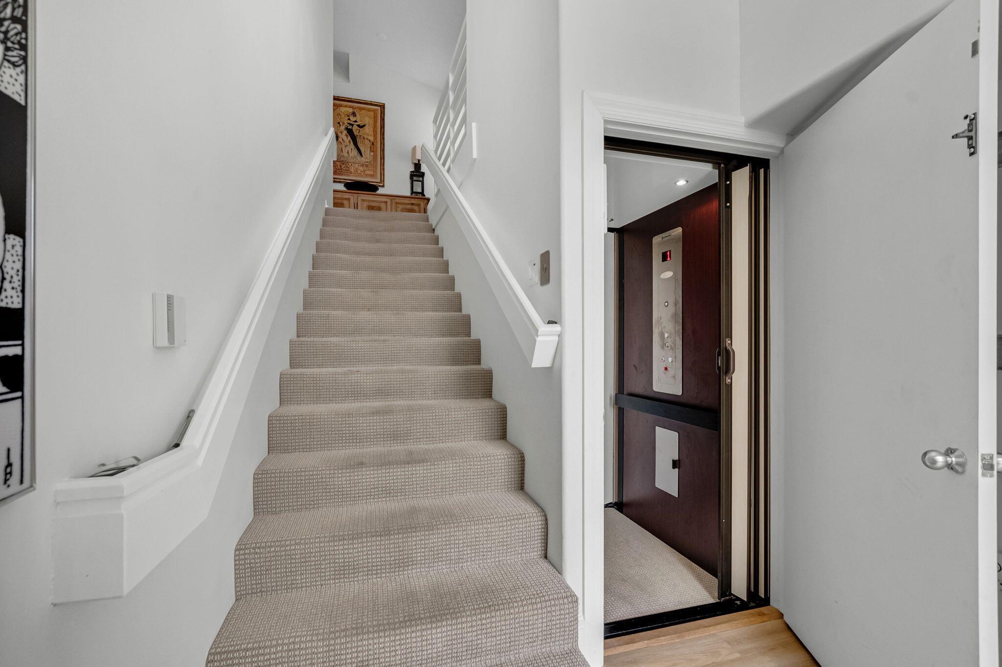 2464 NW 59th Street 1102