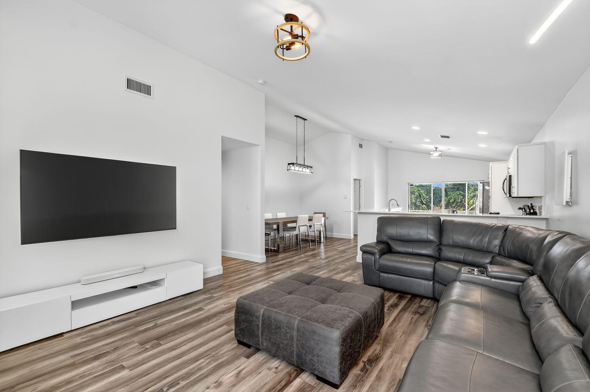 WELLINGTONS EDGE PAR 76 PH 1 - Residential Lease