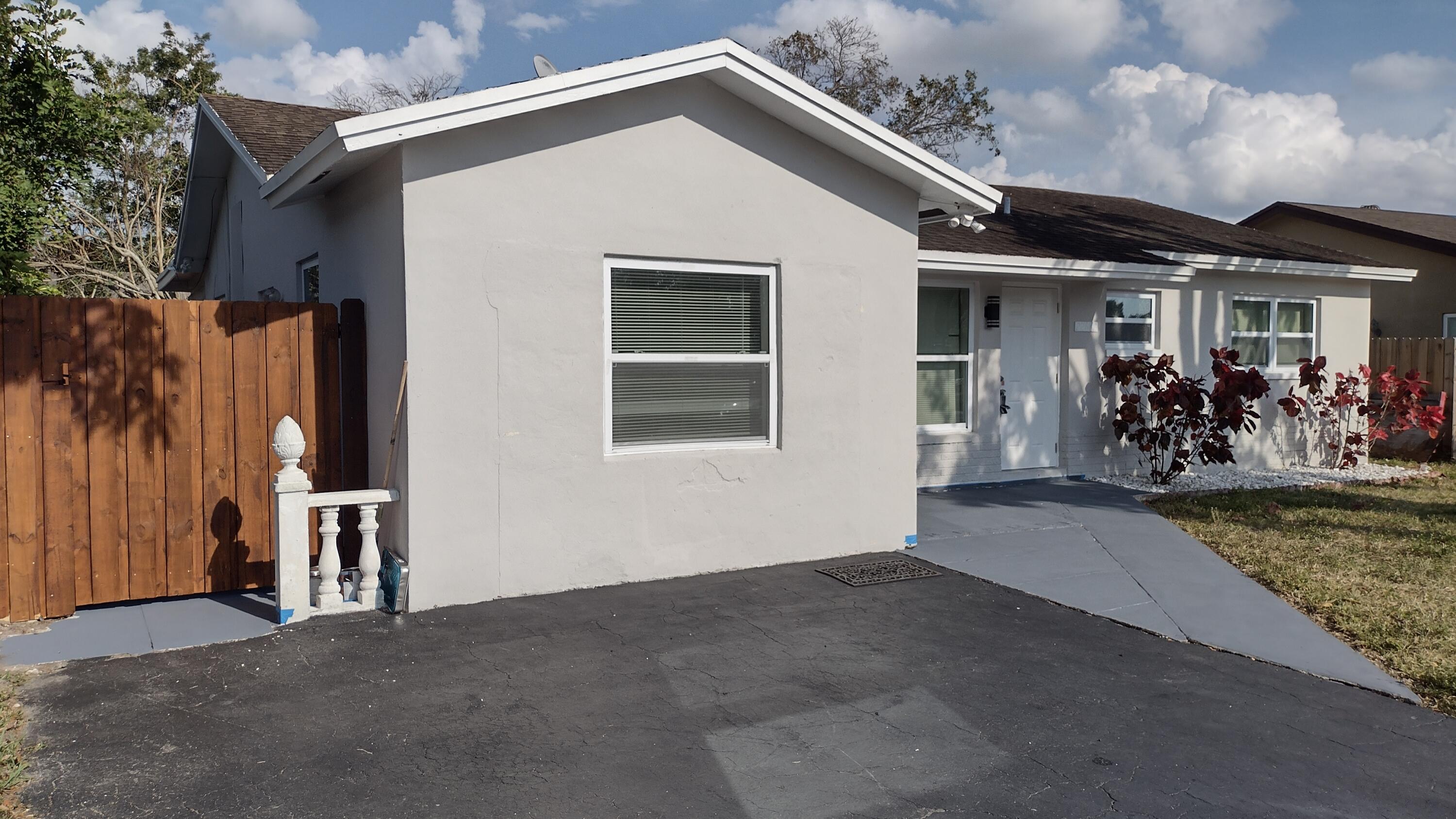 SANDALFOOT COVE SEC 2 - Residential Lease