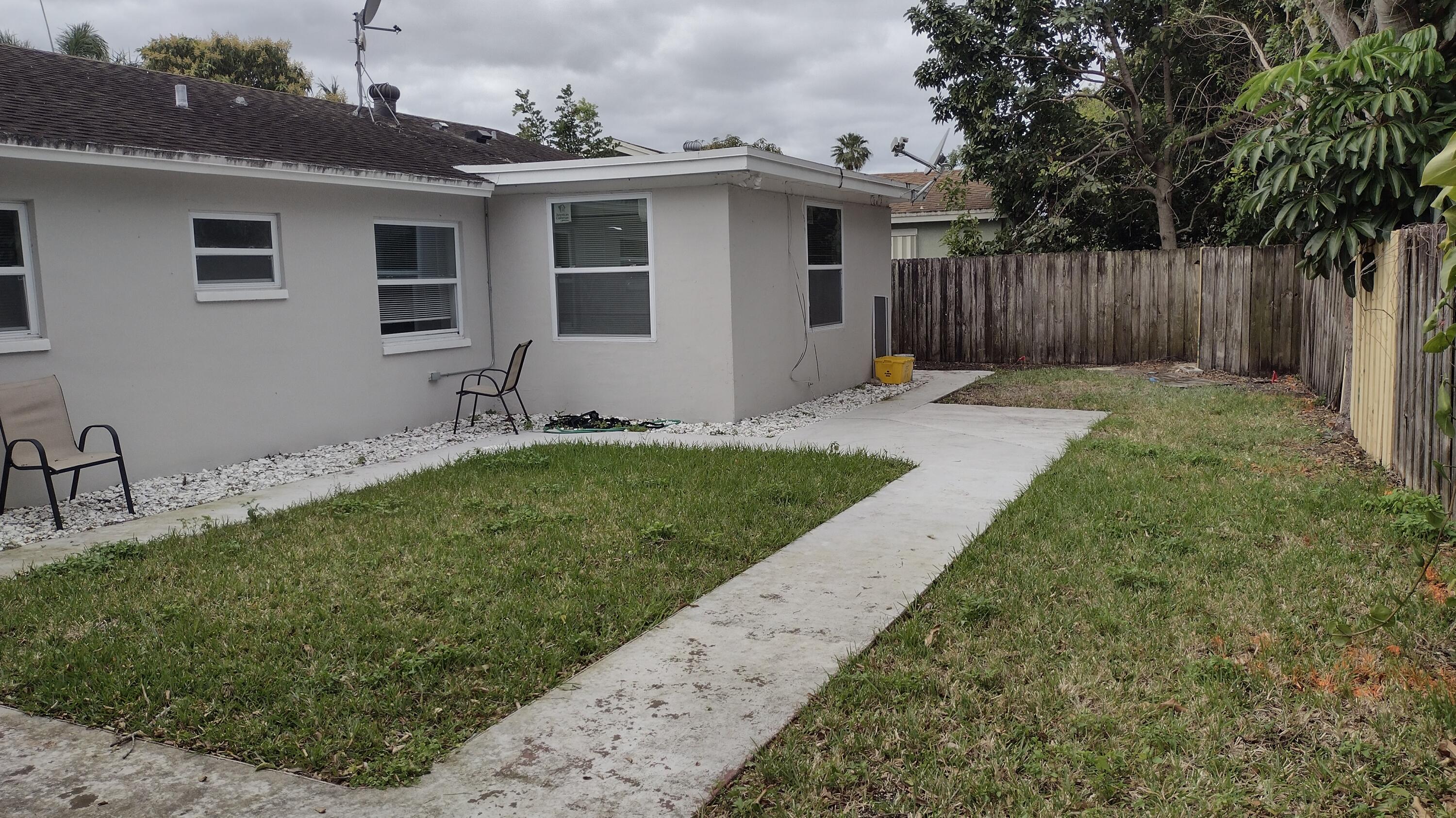 SANDALFOOT COVE SEC 2 - Residential Lease