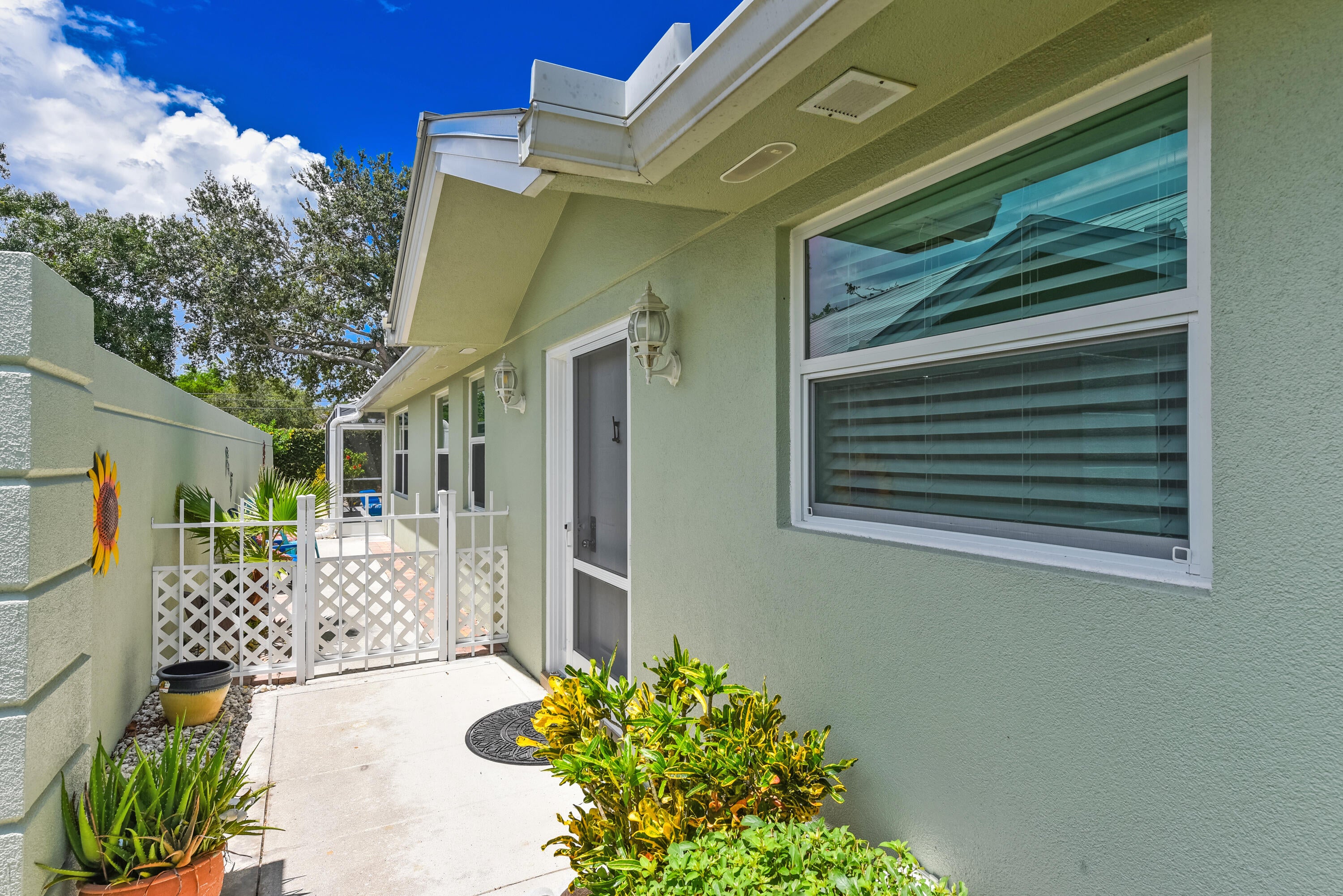 1711 SW Waterfall