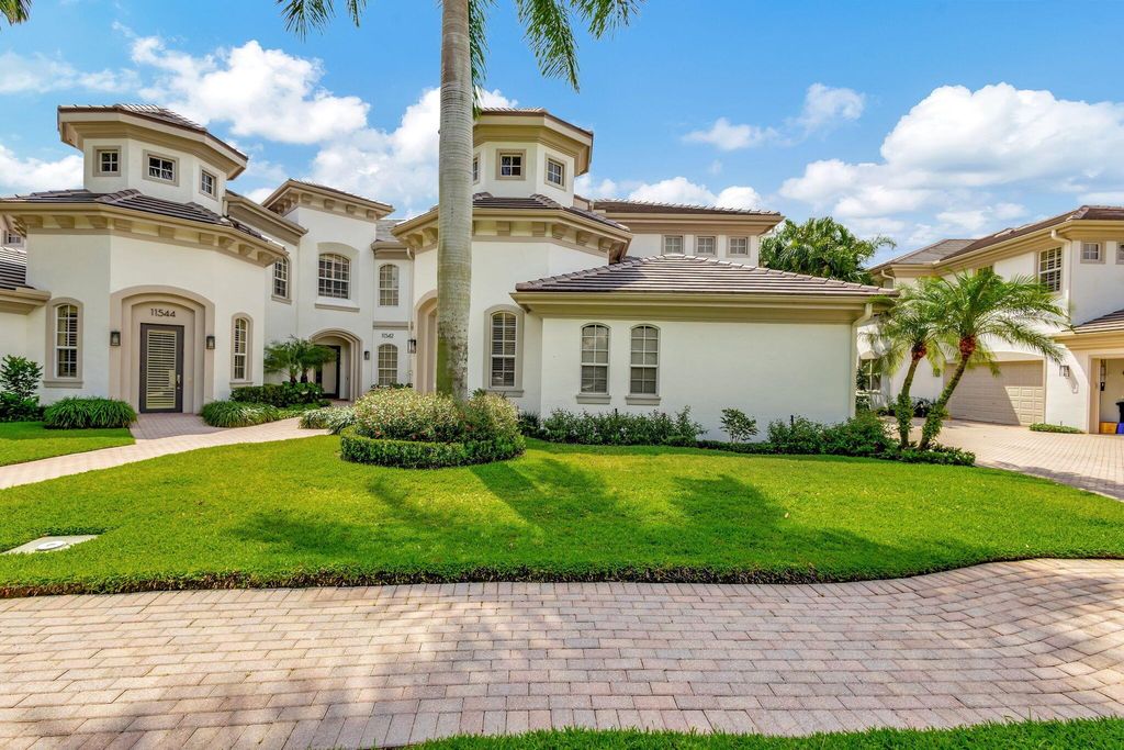 Photo of 11540 Villa Vasari Drive, Palm Beach Gardens, FL 33418 (MLS # R11007193)