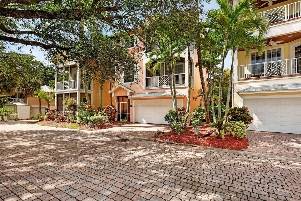 Photo of 540 SW Akron Avenue, Stuart, FL 34994 (MLS # B26021735)