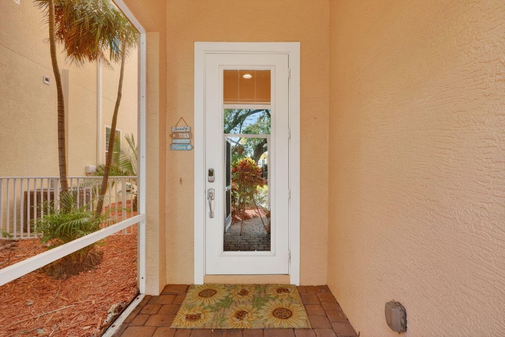 Photo of 540 SW Akron Avenue, Stuart, FL 34994 (MLS # B26021735)
