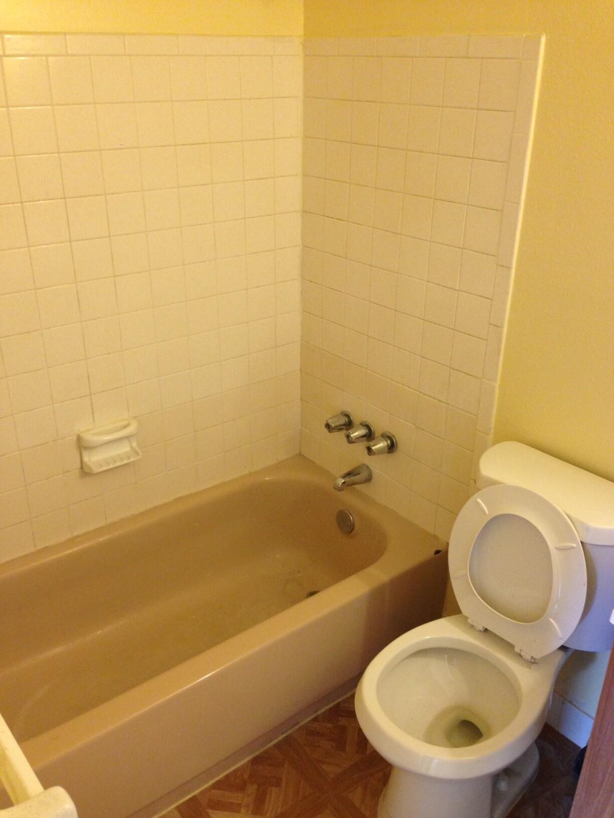 ROYAL OAKS TOWNHOUSE 5 CONDO - Residential