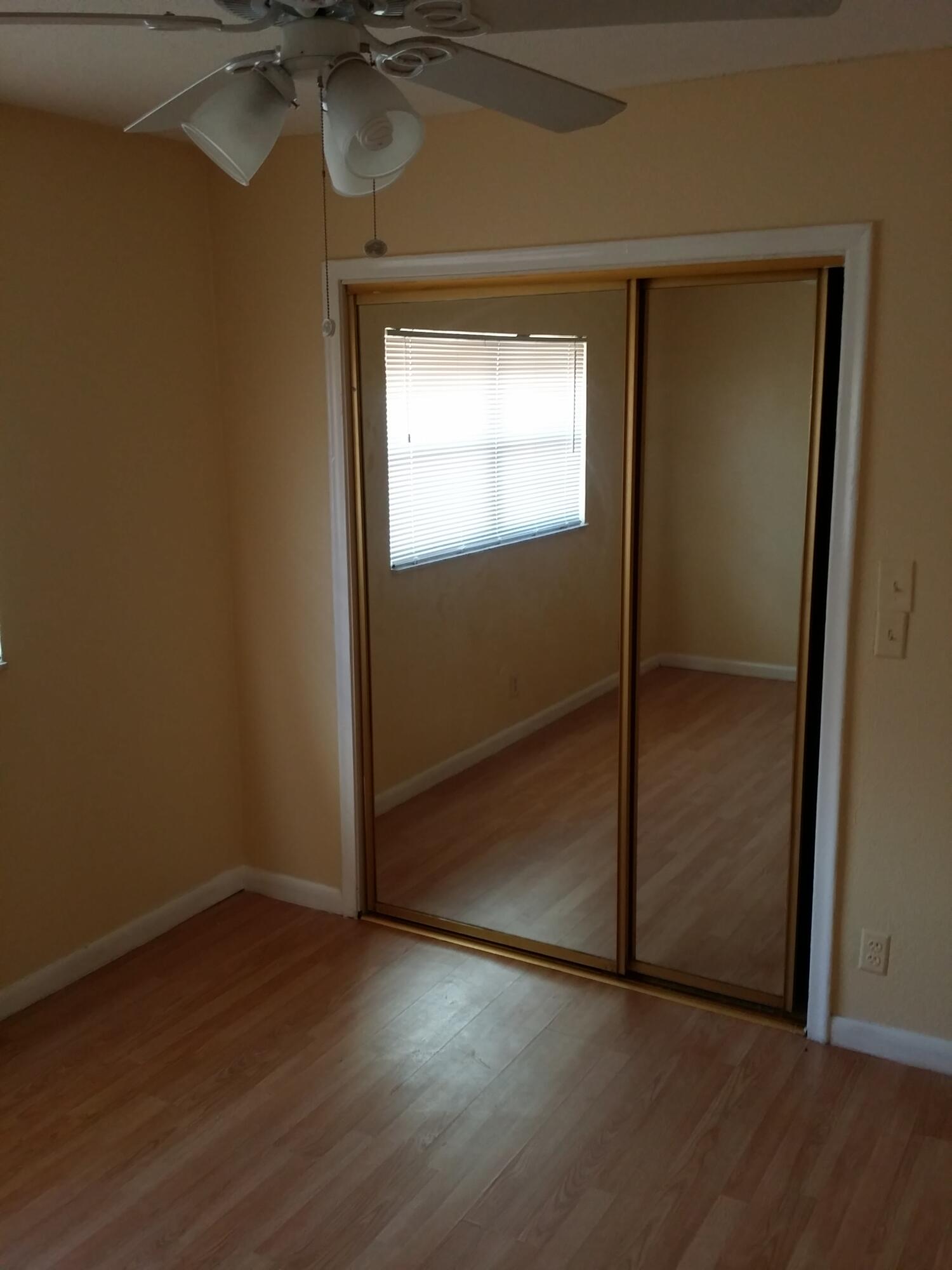 ROYAL OAKS TOWNHOUSE 5 CONDO - Residential