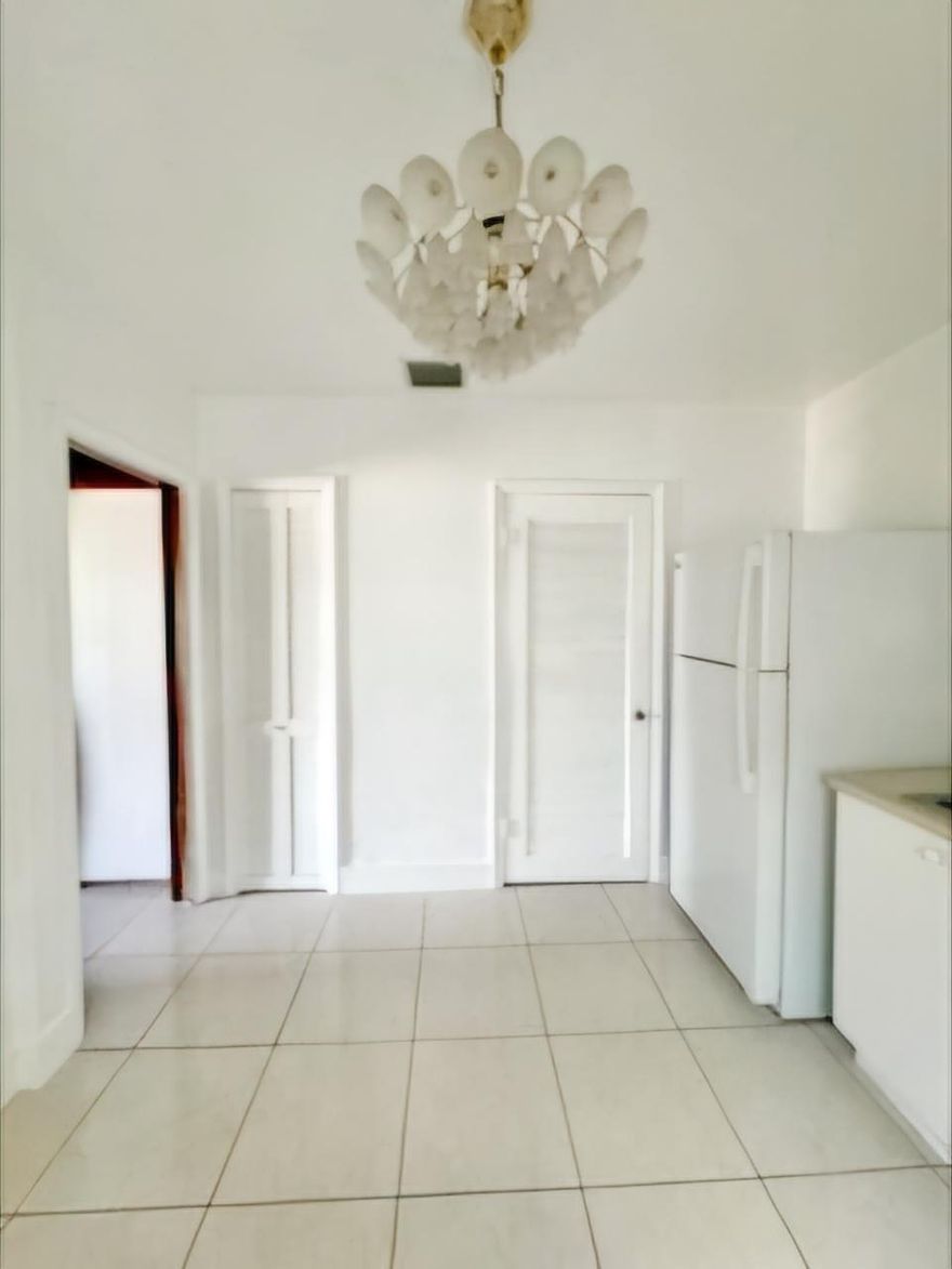 Private access, 1 bedroom 1 bathroom home, with its private 1 car parking. This home is spacious with its own
 private entrance. New Accordion Shutters for added protection, water and electric is included.