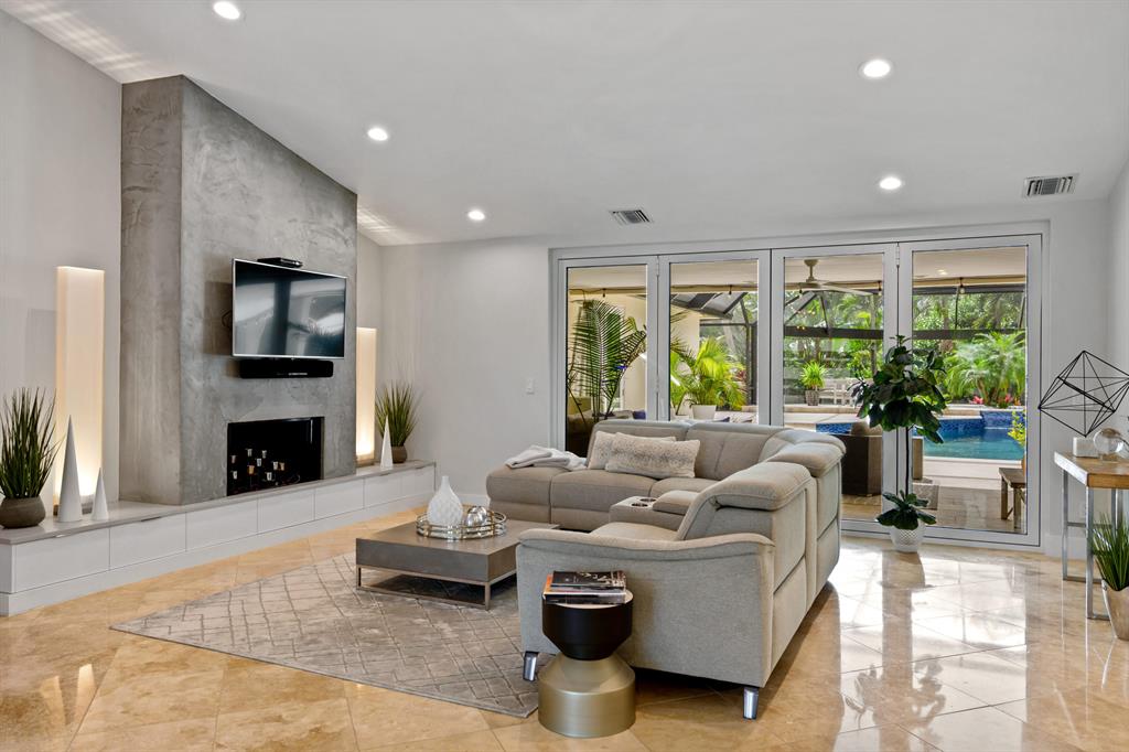 PADDOCK PARK 2 OF WELLING - Residential