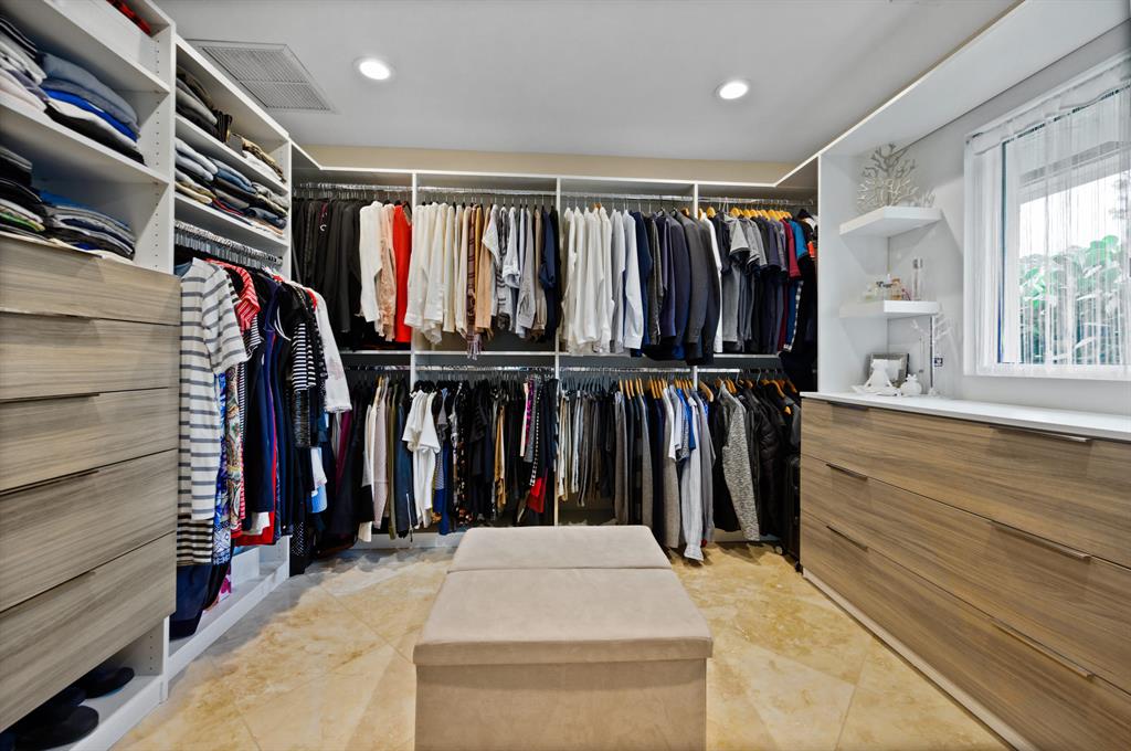 PADDOCK PARK 2 OF WELLING - Residential