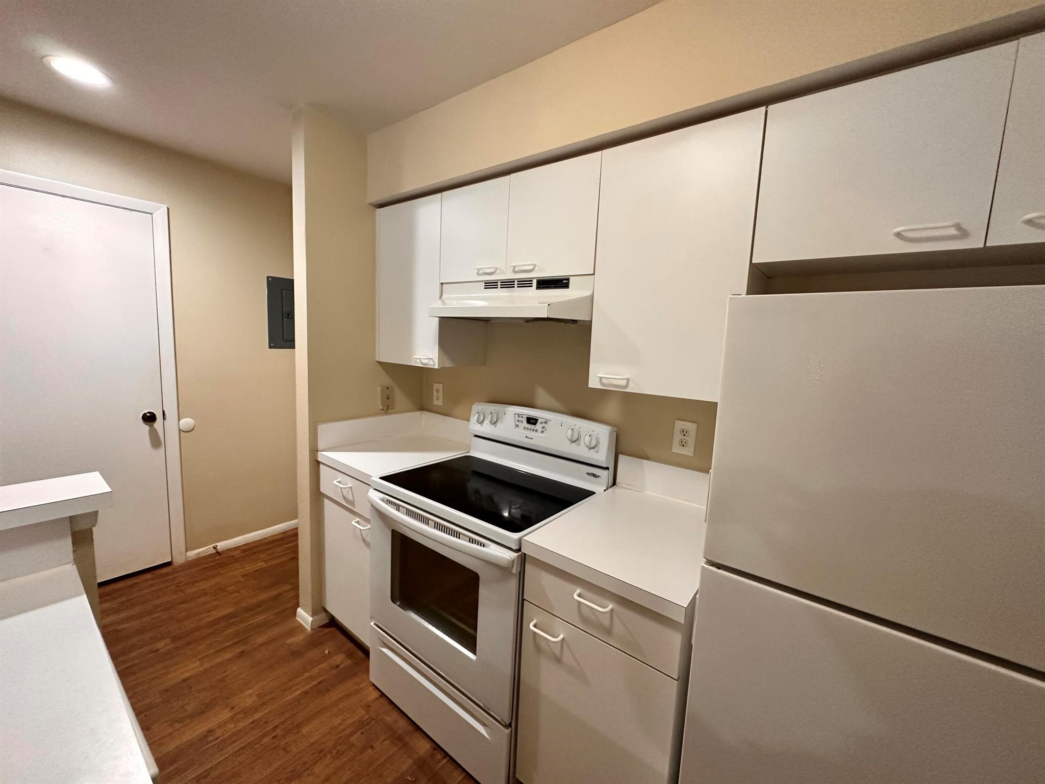 PALM LAKE CONDO - Residential Lease