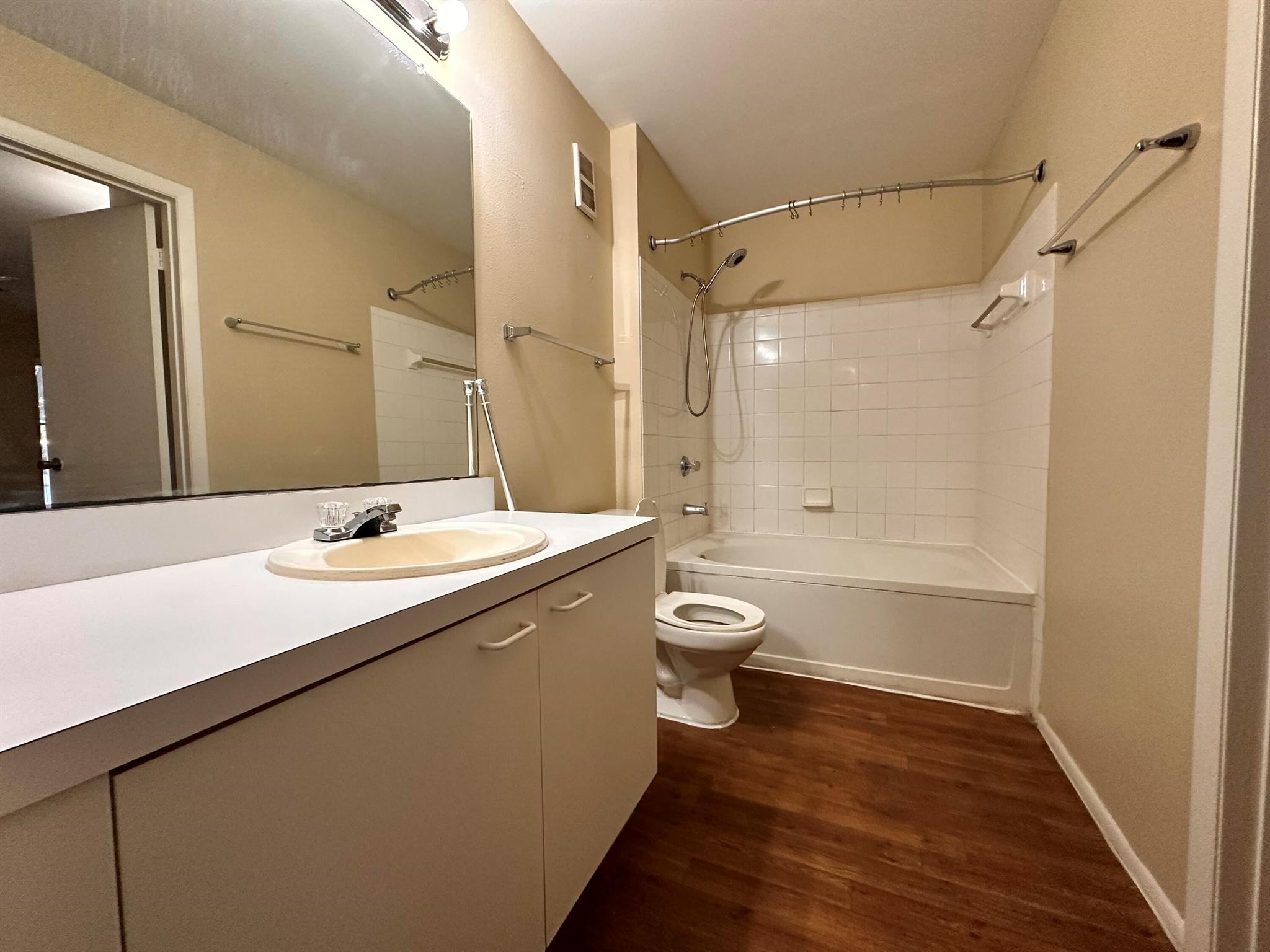 PALM LAKE CONDO - Residential Lease