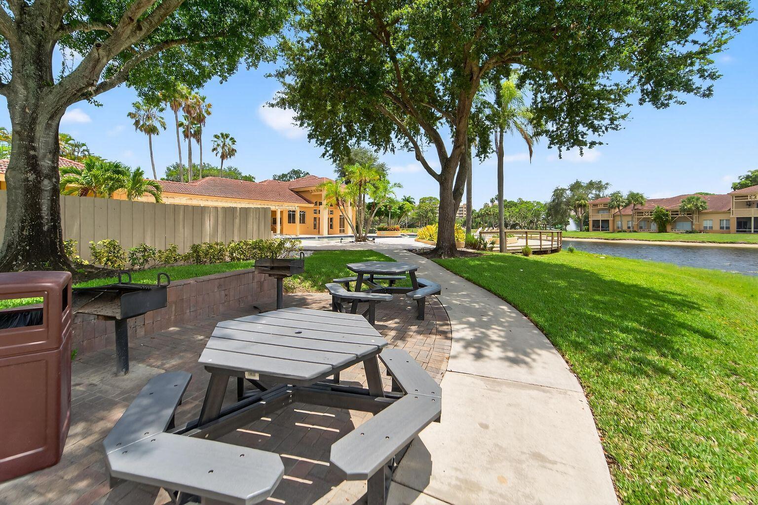 PALM LAKE CONDO - Residential Lease
