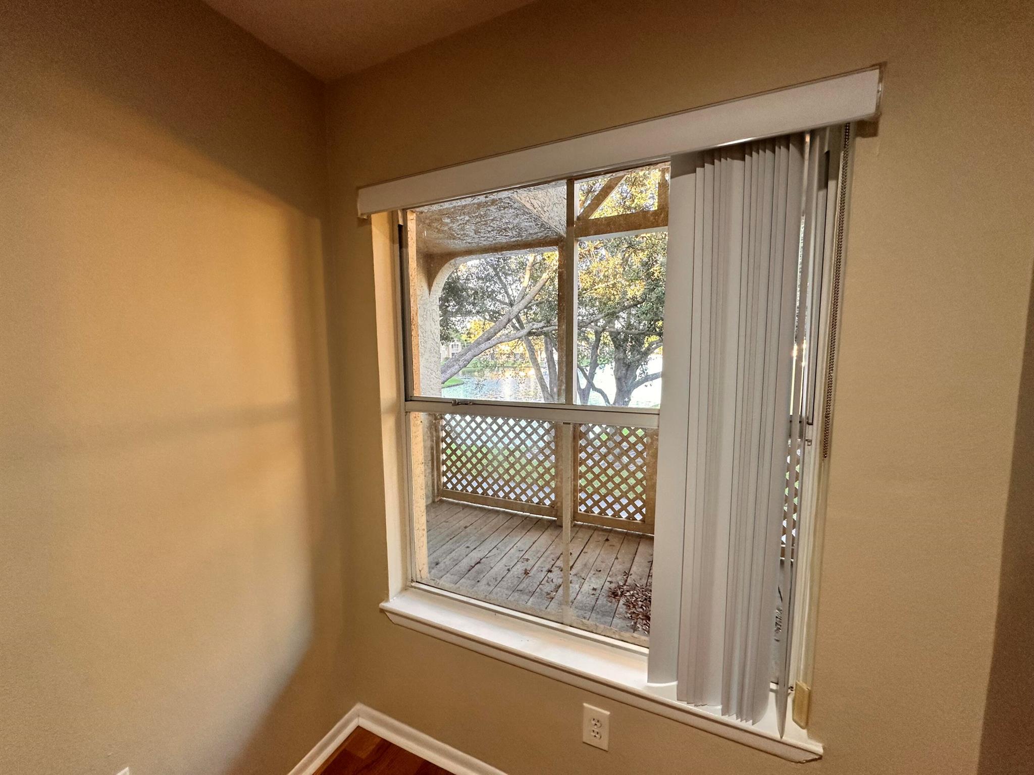 PALM LAKE CONDO - Residential Lease