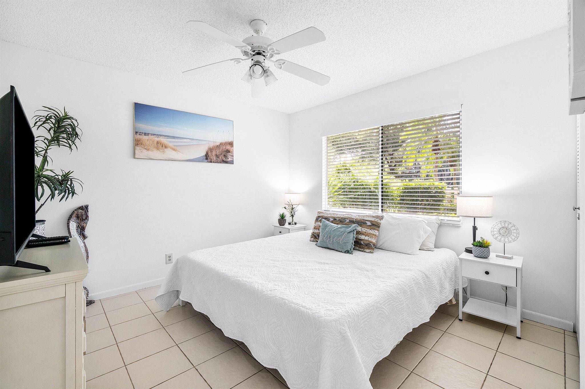 HUNTINGTON LAKES SEC FOUR - Residential Lease