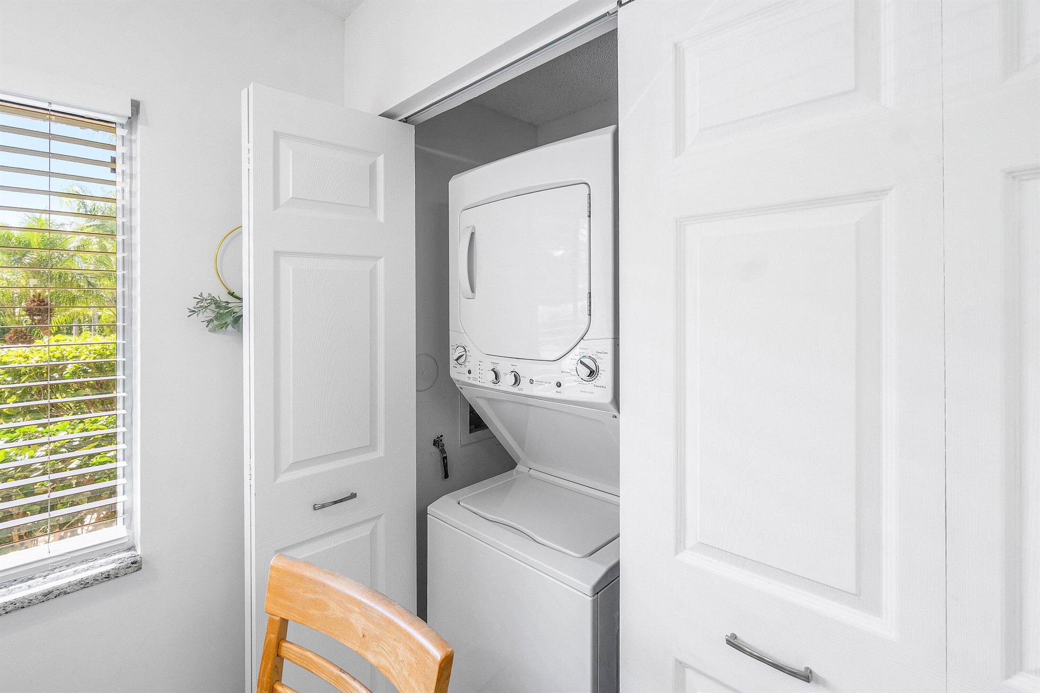 HUNTINGTON LAKES SEC FOUR - Residential Lease