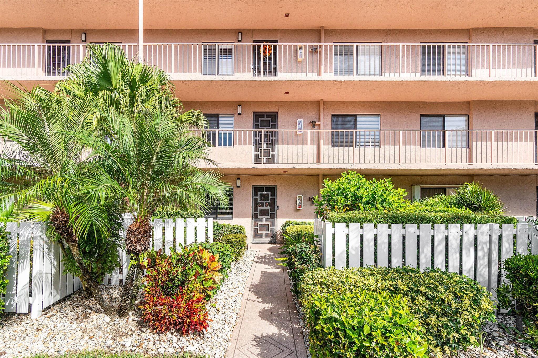 HUNTINGTON LAKES SEC FOUR - Residential Lease