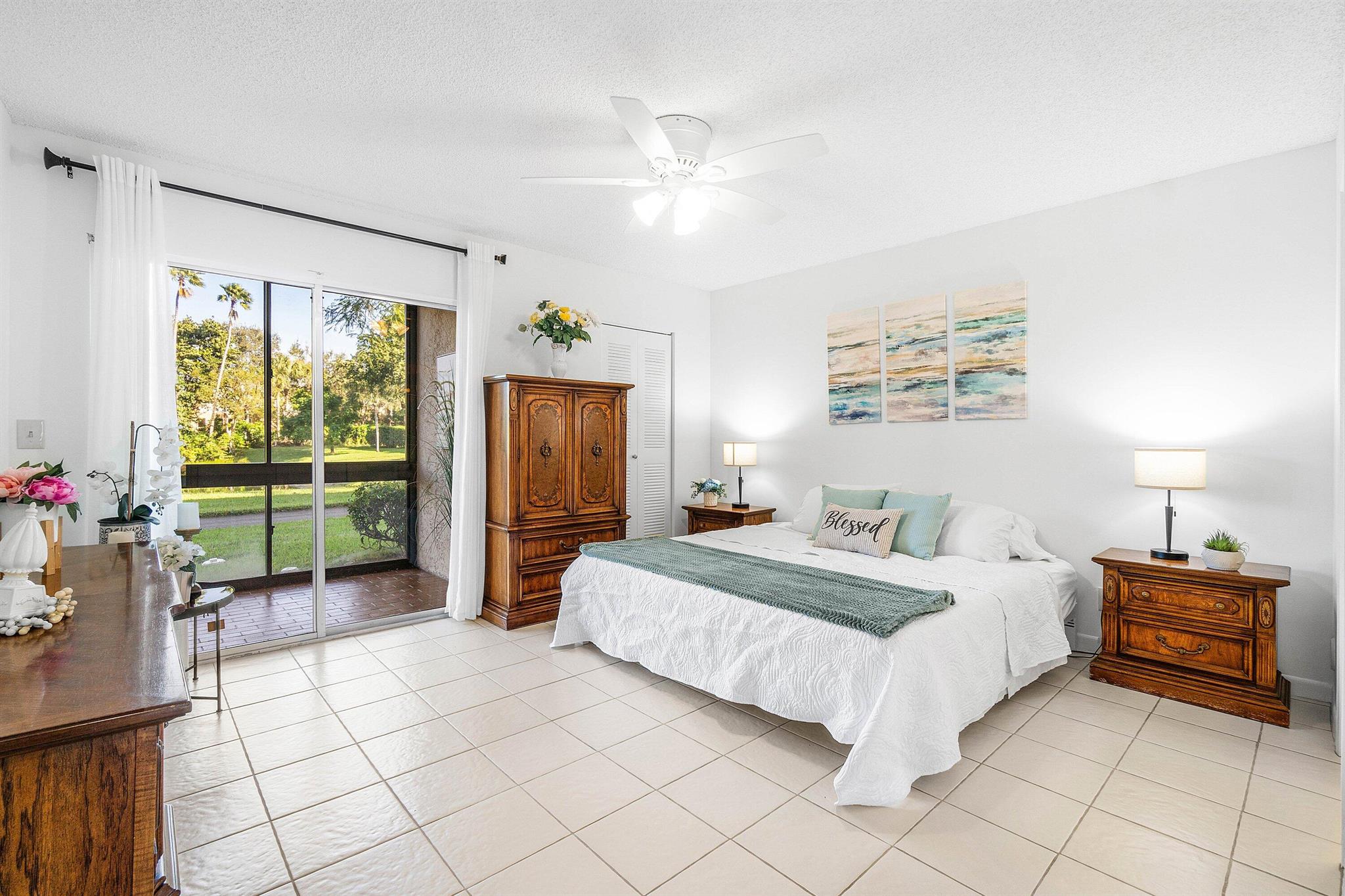 HUNTINGTON LAKES SEC FOUR - Residential Lease