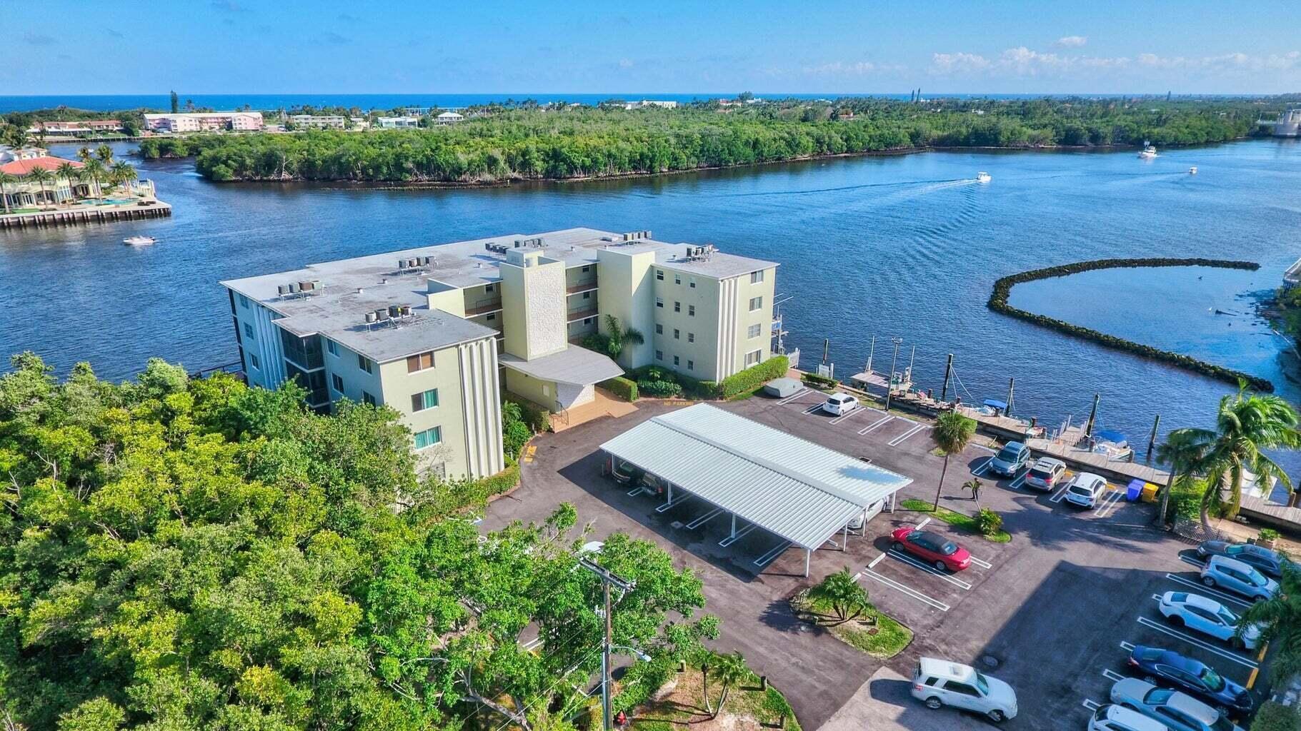HARBOUR HALL INLET CLUB C - Residential
