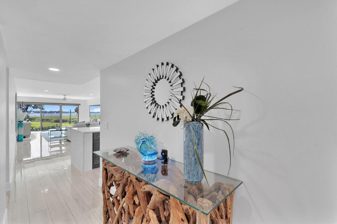 TWELVE OAKS CONDO - Residential