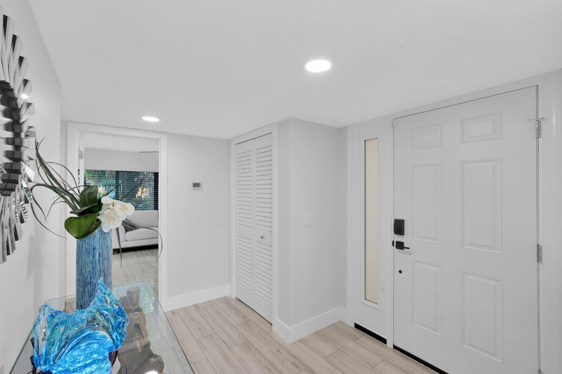 TWELVE OAKS CONDO - Residential