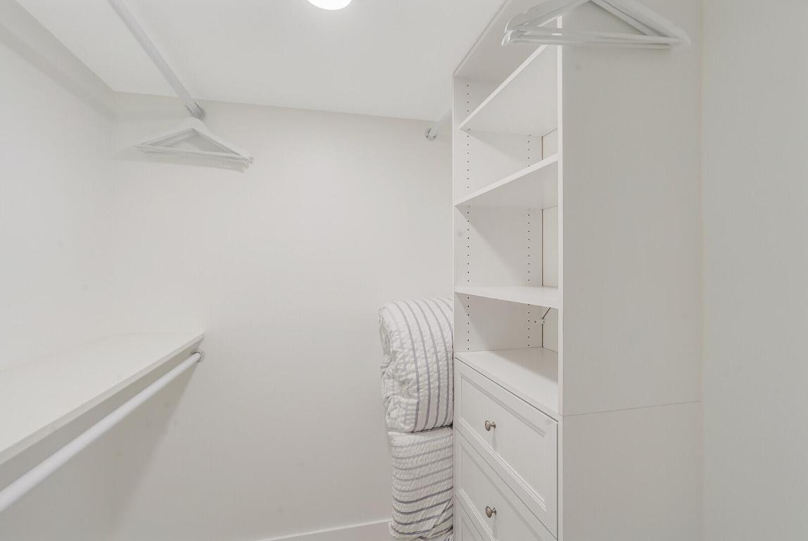 TWELVE OAKS CONDO - Residential