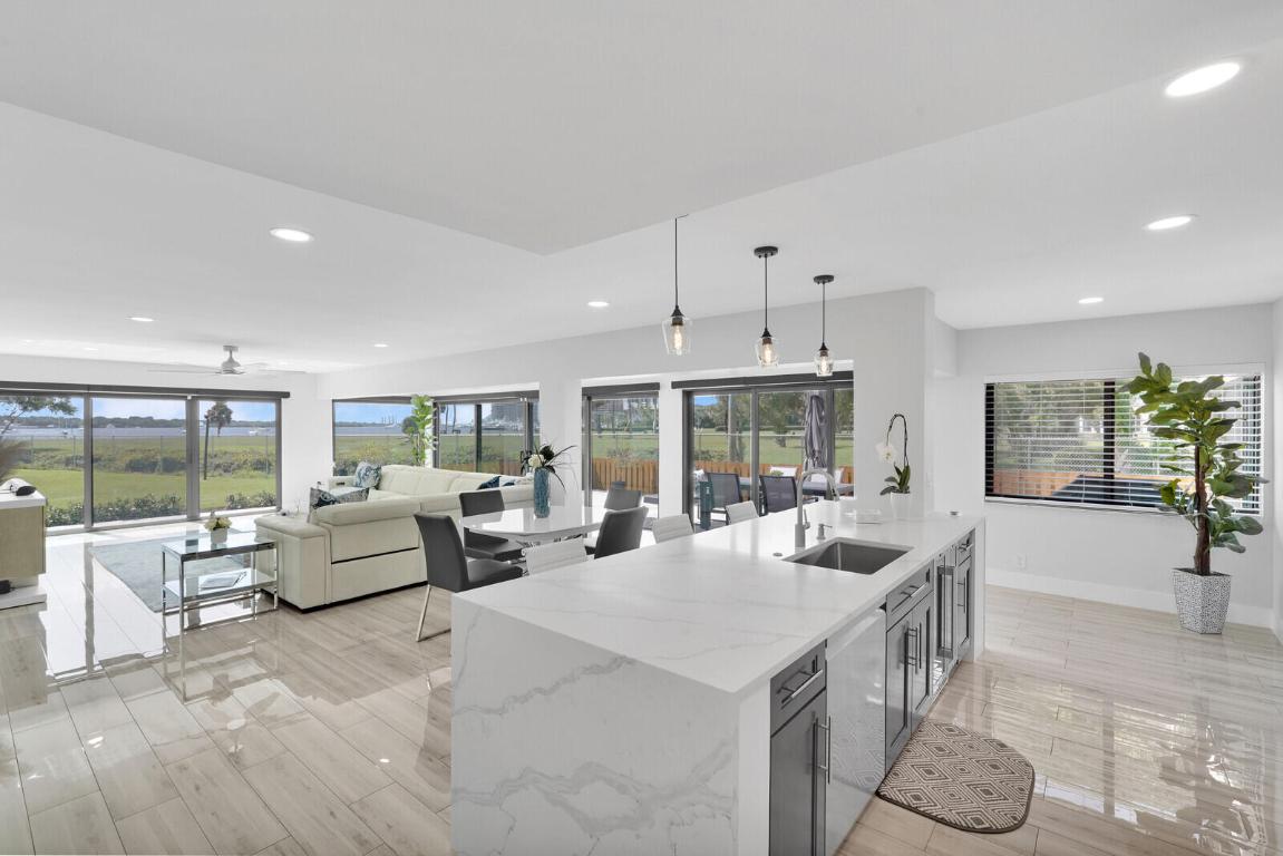 TWELVE OAKS CONDO - Residential