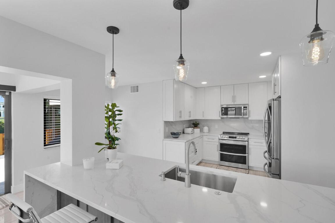 TWELVE OAKS CONDO - Residential