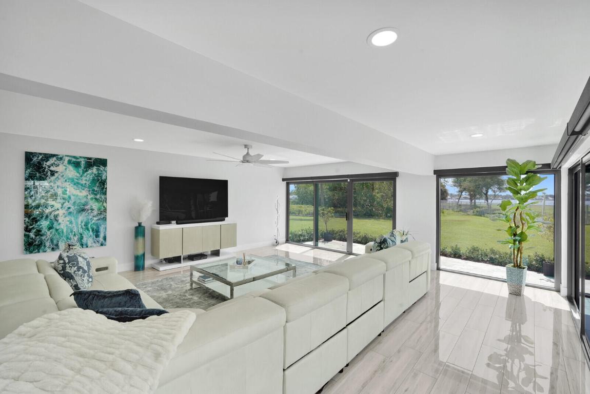 TWELVE OAKS CONDO - Residential