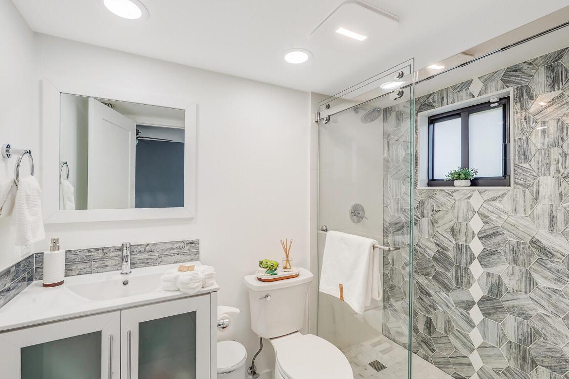 TWELVE OAKS CONDO - Residential