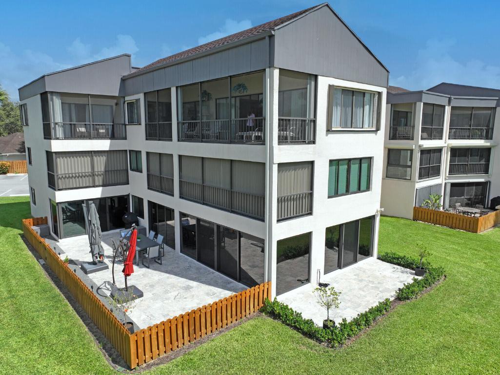 TWELVE OAKS CONDO - Residential