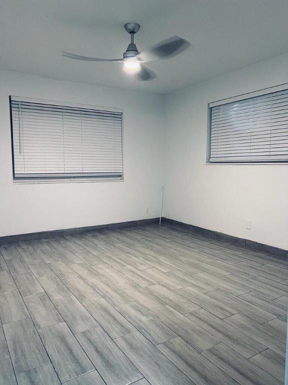 HOLLYWOOD COUNTRY CLUB DISTRICT - Residential Income