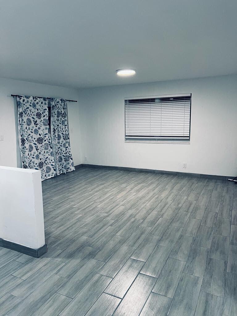 HOLLYWOOD COUNTRY CLUB DI - Residential Income