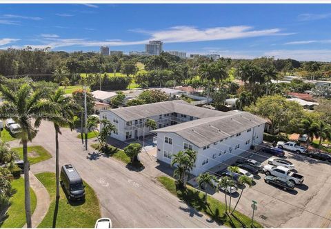 930 N 14th Court Hollywood FL 33020