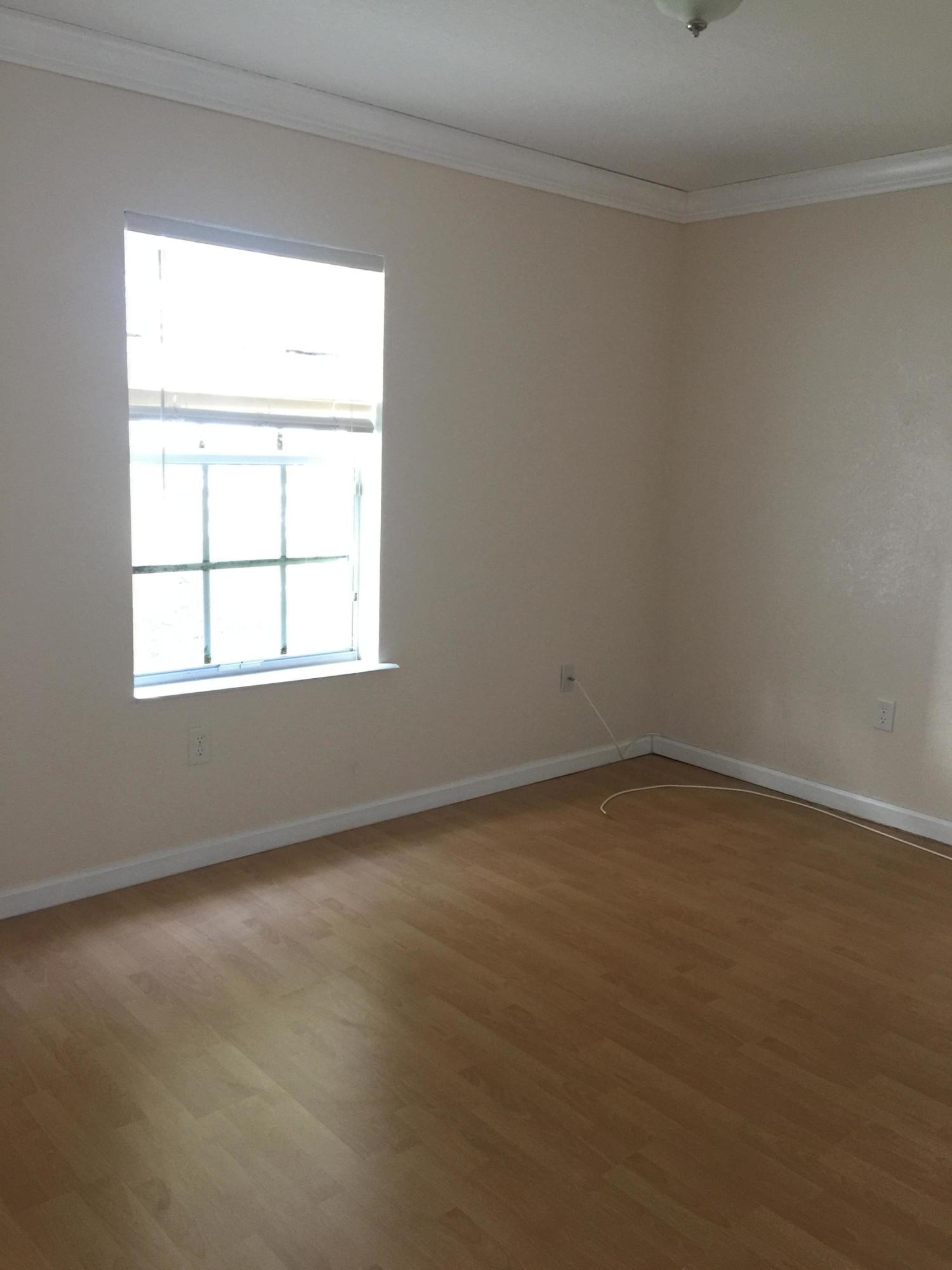 VICTORIA WOODS 4 - Residential Lease