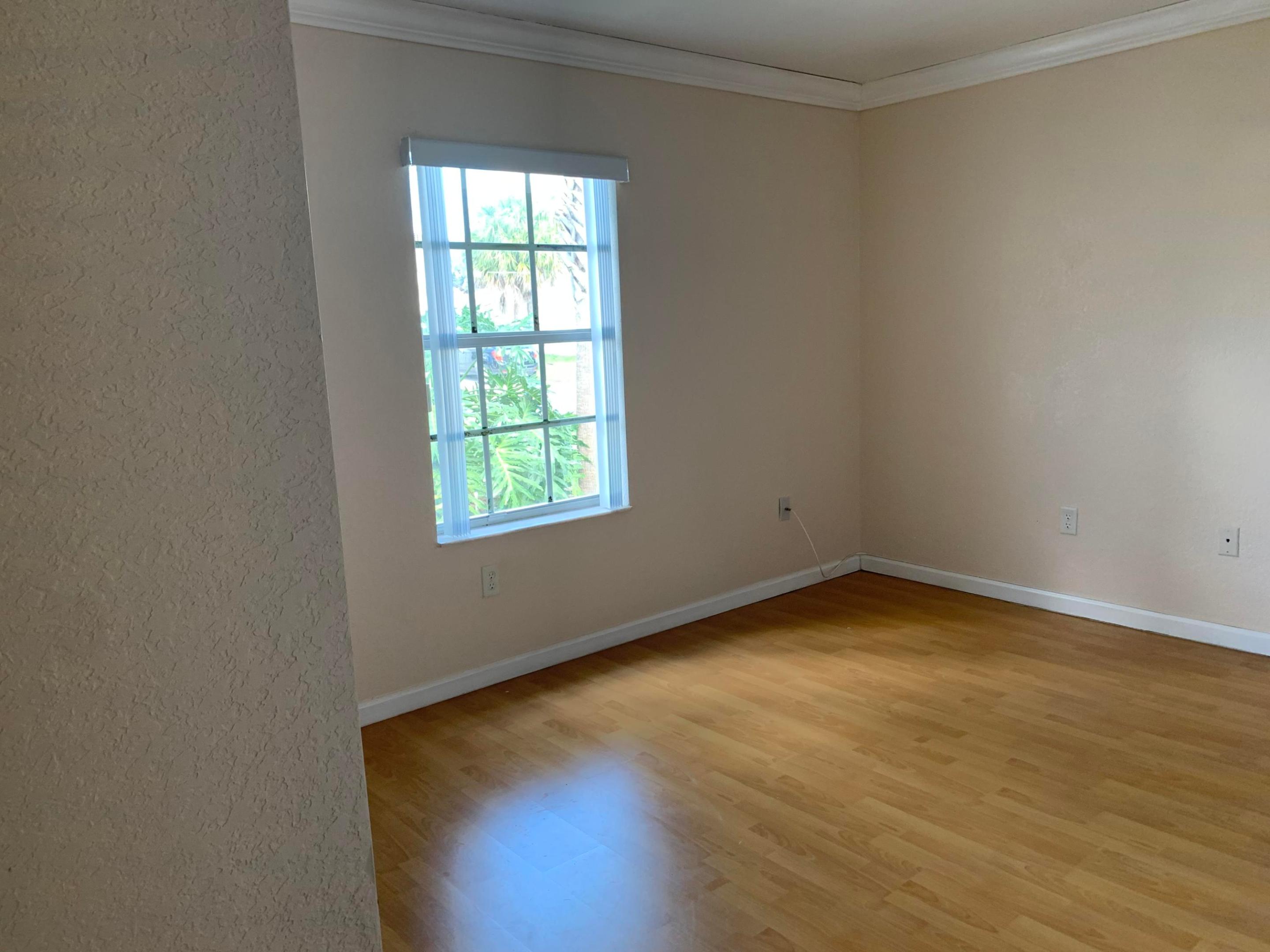 VICTORIA WOODS 4 - Residential Lease