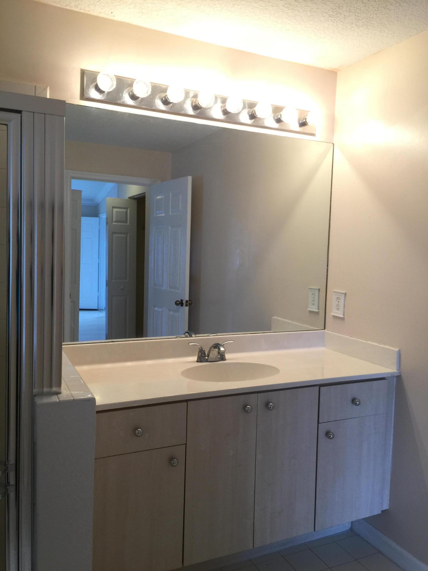 VICTORIA WOODS 4 - Residential Lease