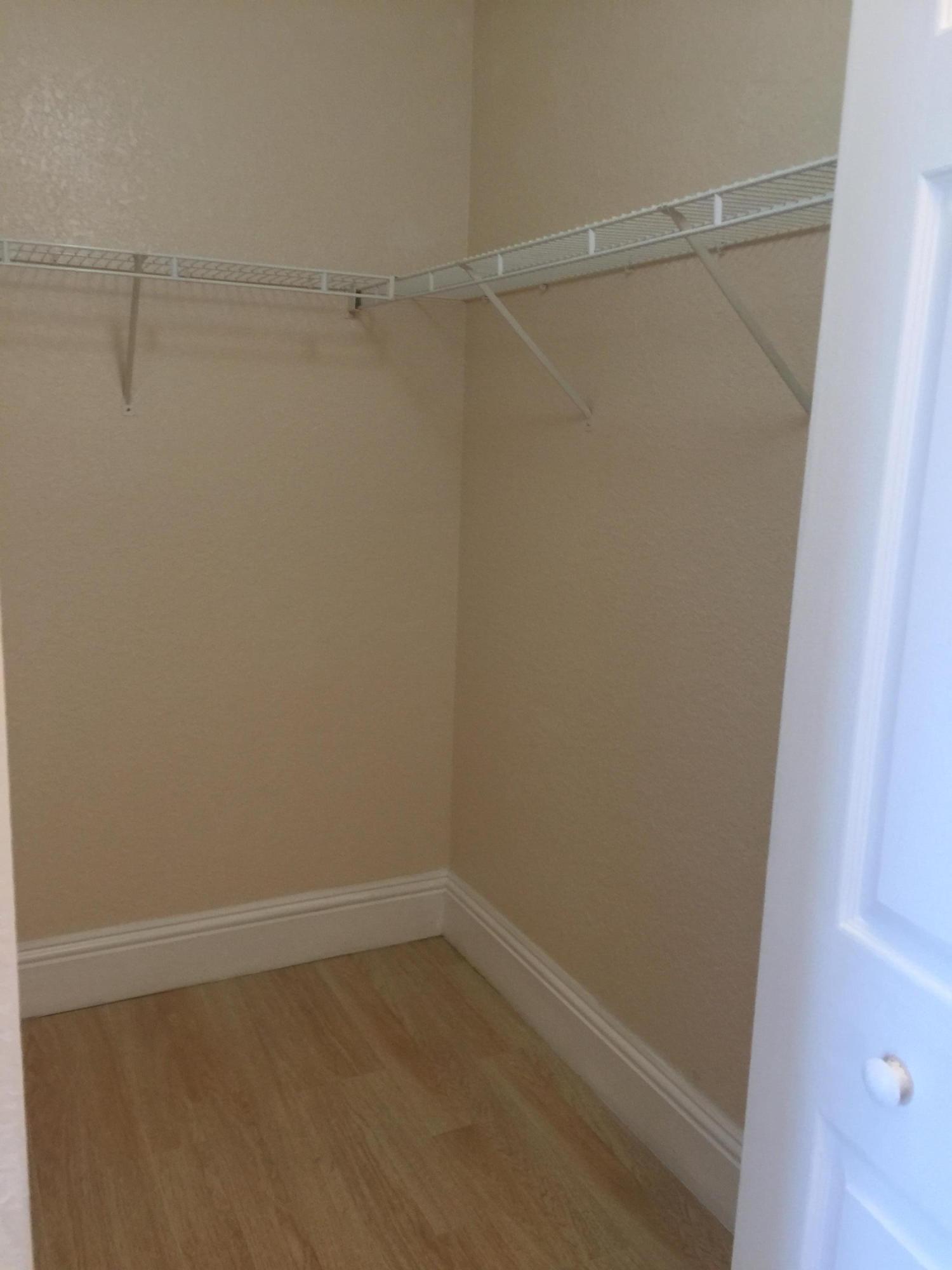 VICTORIA WOODS 4 - Residential Lease