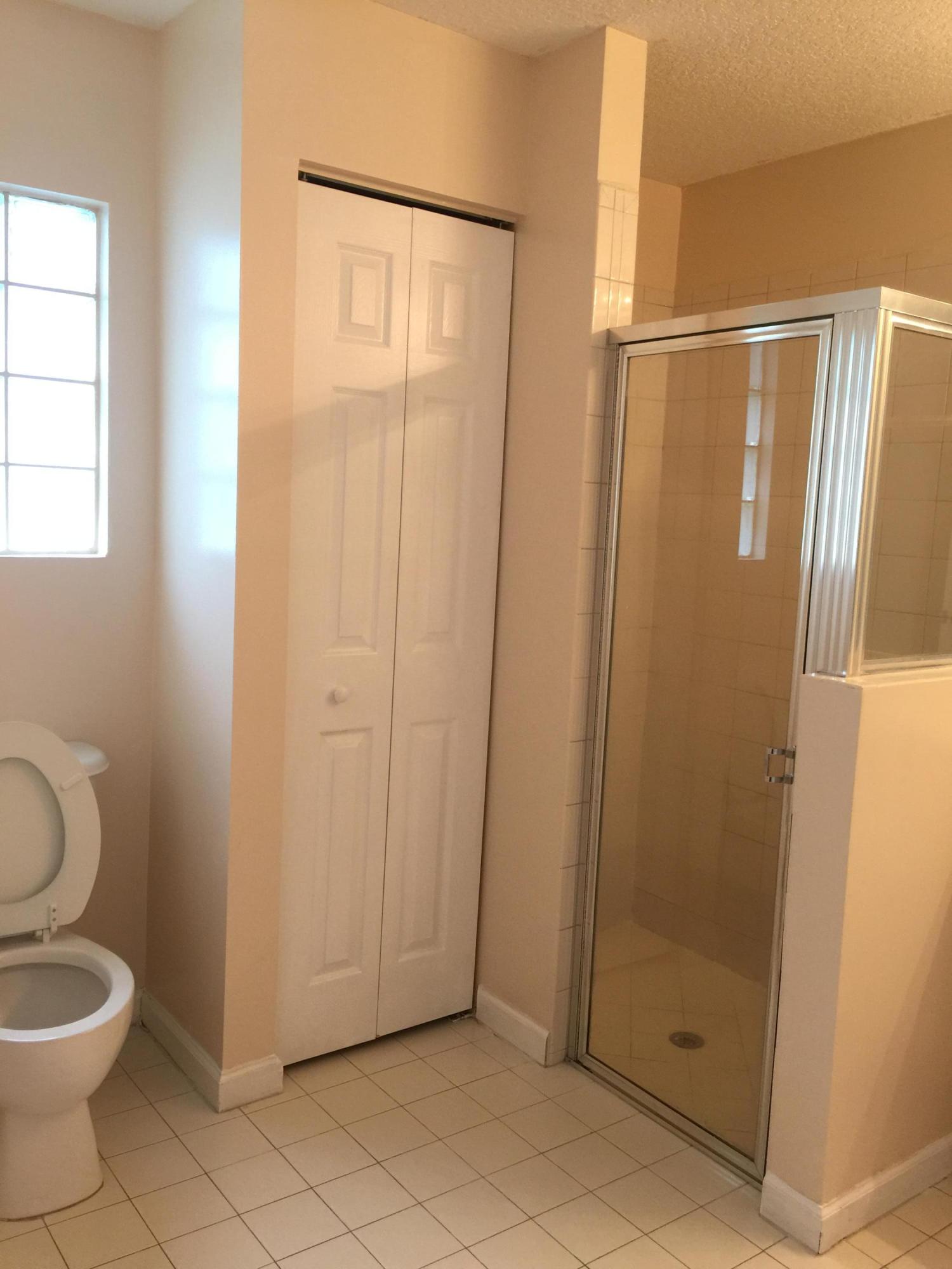 VICTORIA WOODS 4 - Residential Lease