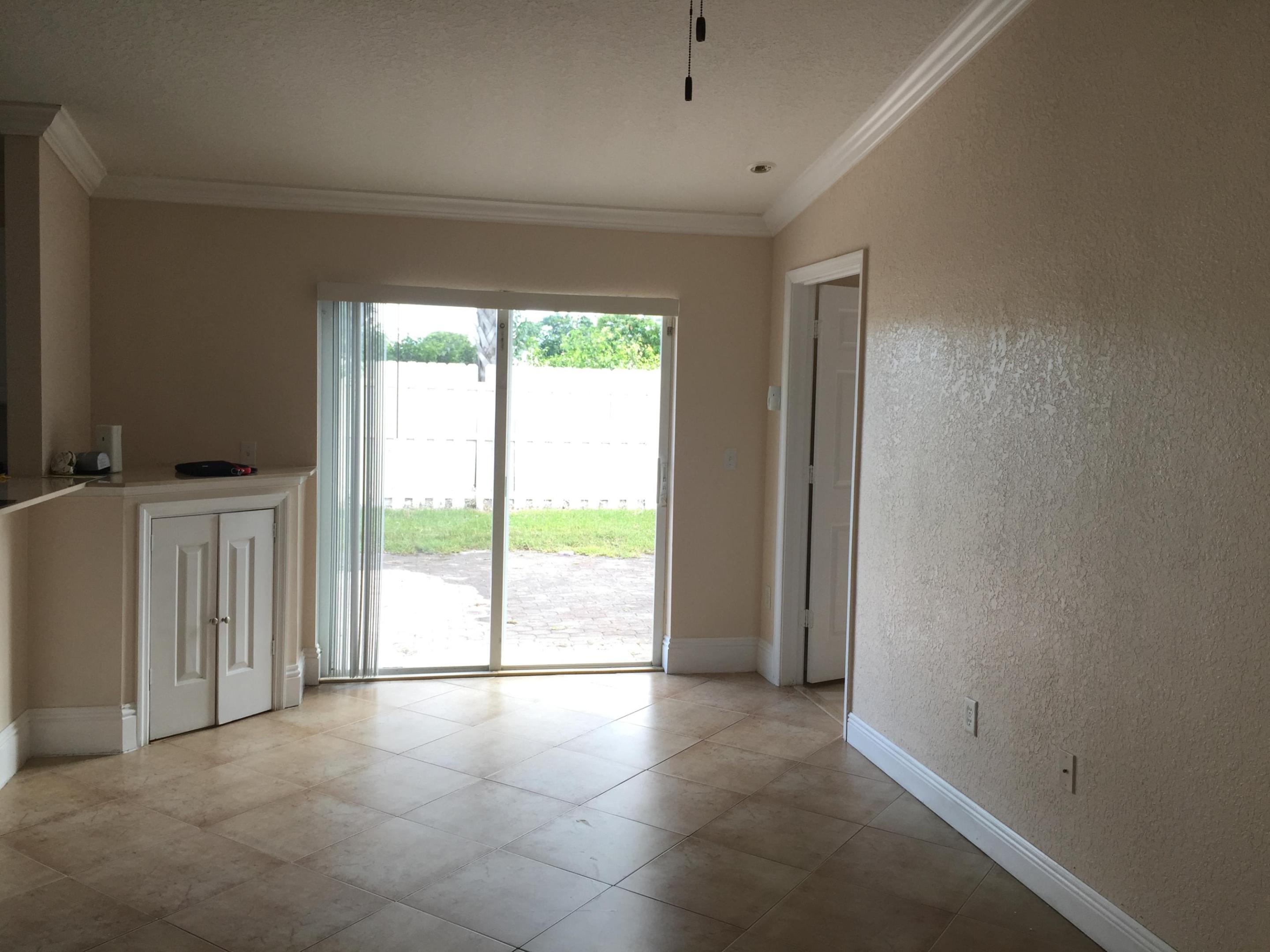 VICTORIA WOODS 4 - Residential Lease