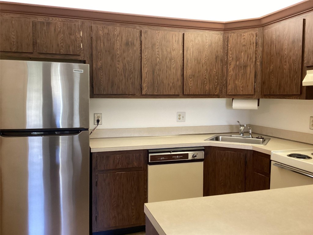 PINE RIDGE SOUTH IV - Residential