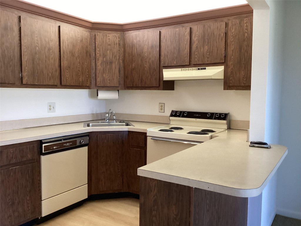 PINE RIDGE SOUTH IV - Residential