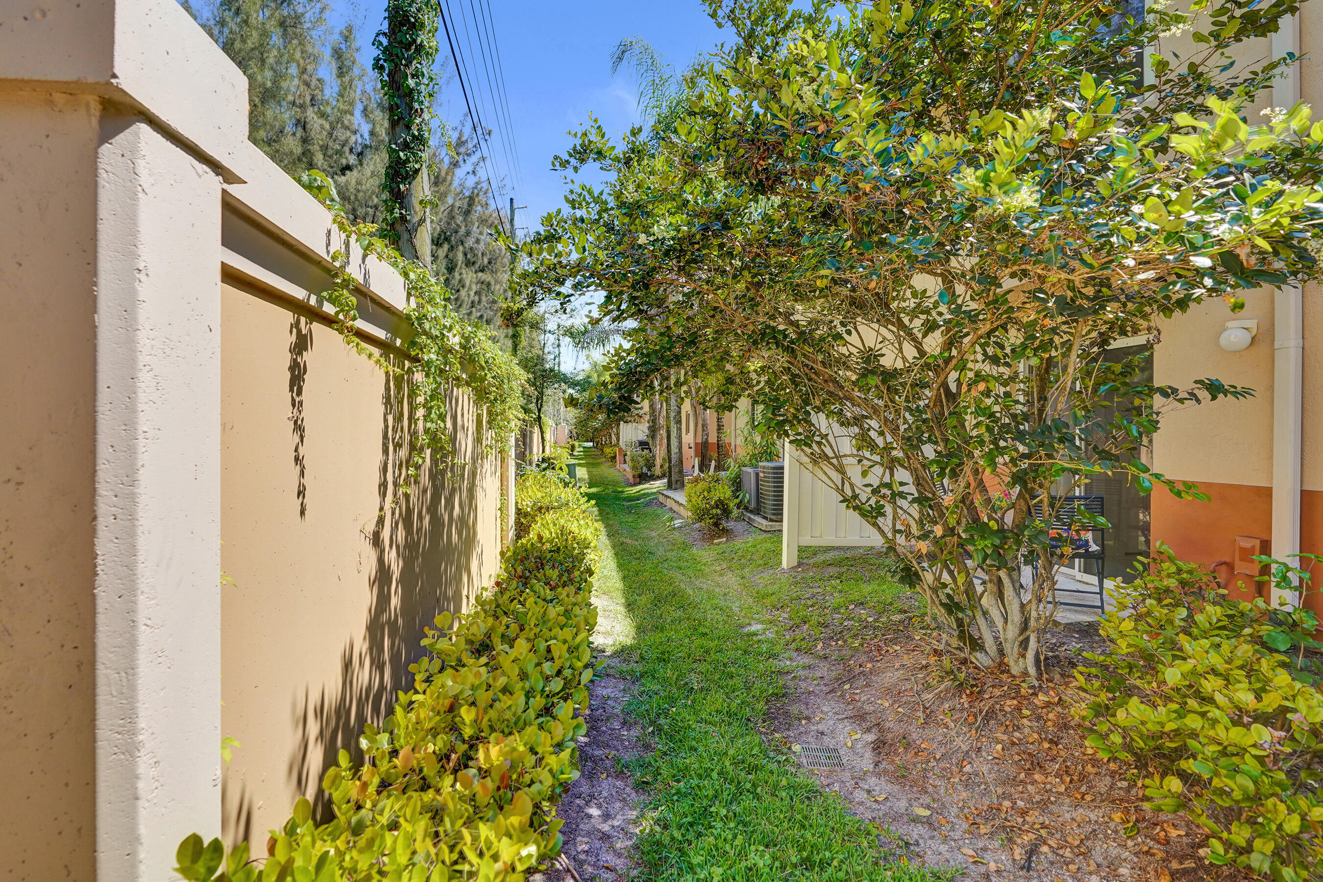 COVE AT BRIAR BAY CONDO - Residential