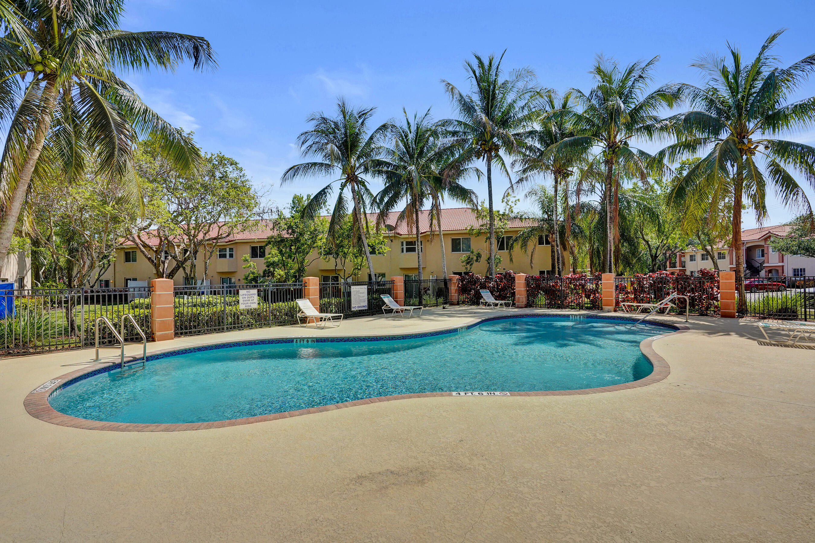 COVE AT BRIAR BAY CONDO - Residential