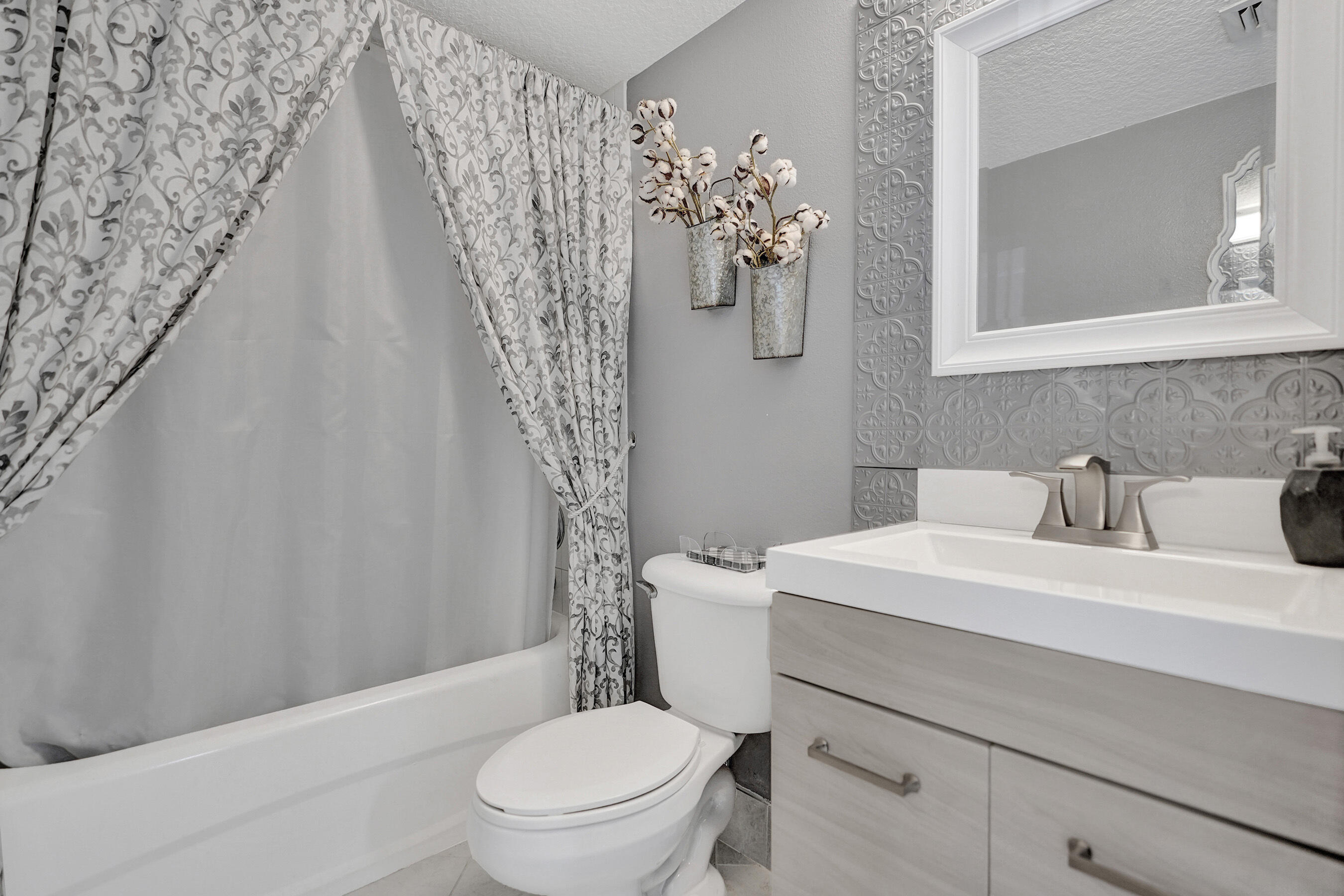 COVE AT BRIAR BAY CONDO - Residential