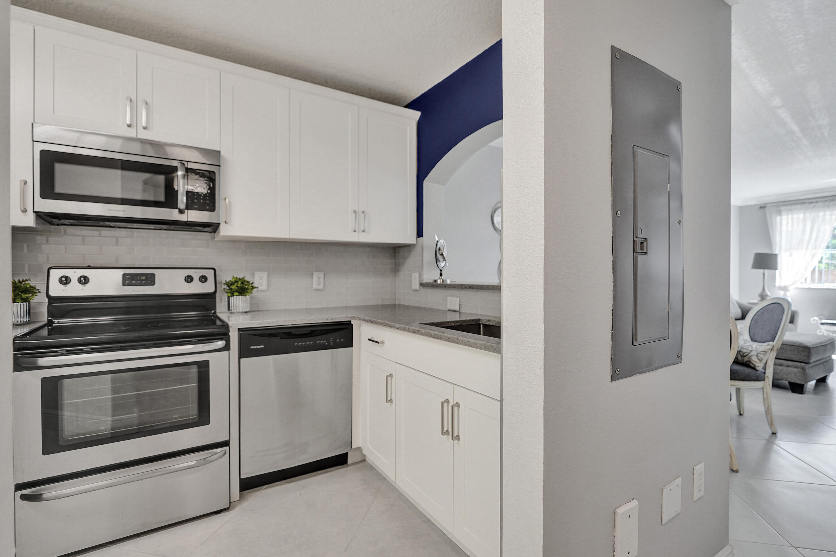 COVE AT BRIAR BAY CONDO - Residential
