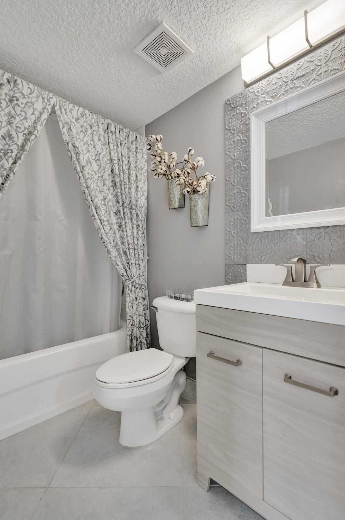 COVE AT BRIAR BAY CONDO - Residential